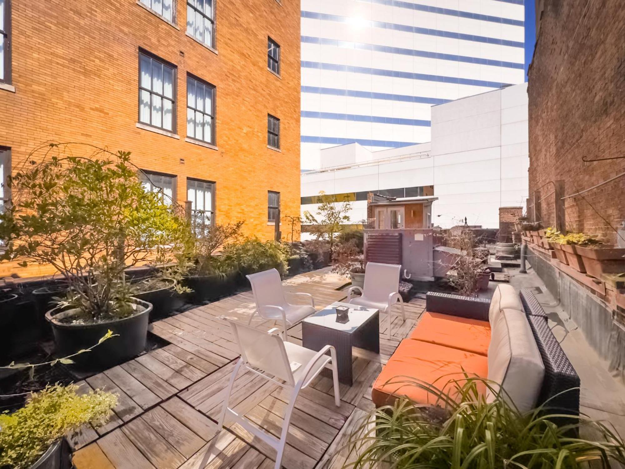 The Historic Lyric Penthouse With Private Rooftop Cincinnati Buitenkant foto