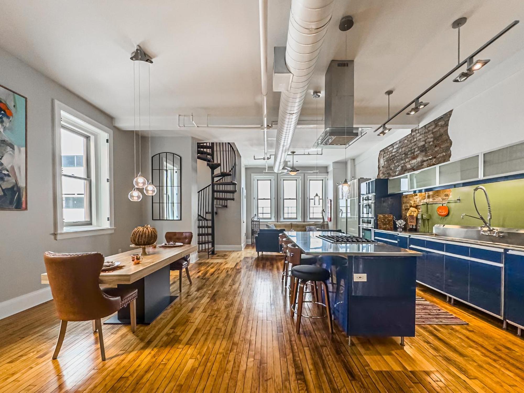The Historic Lyric Penthouse With Private Rooftop Cincinnati Buitenkant foto