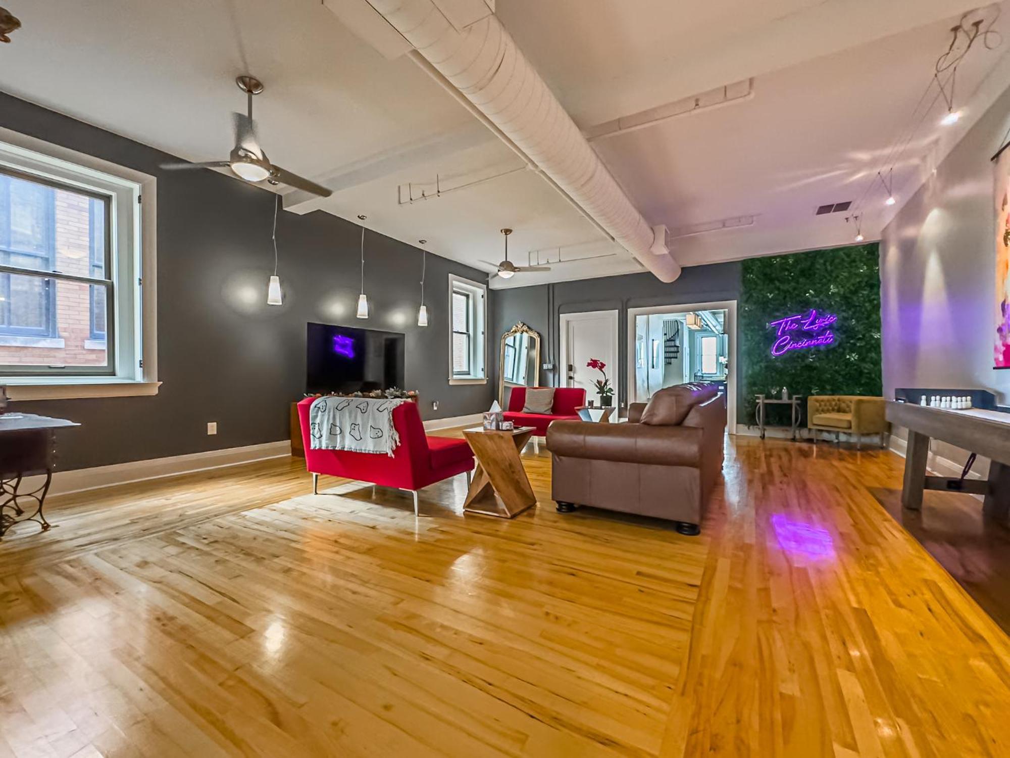 The Historic Lyric Penthouse With Private Rooftop Cincinnati Buitenkant foto